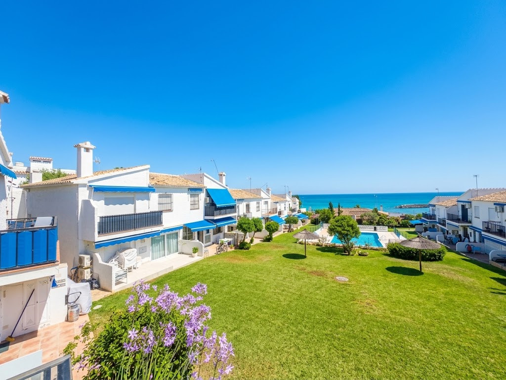 2 Bedroom Apartment in Mijas - Фото 2