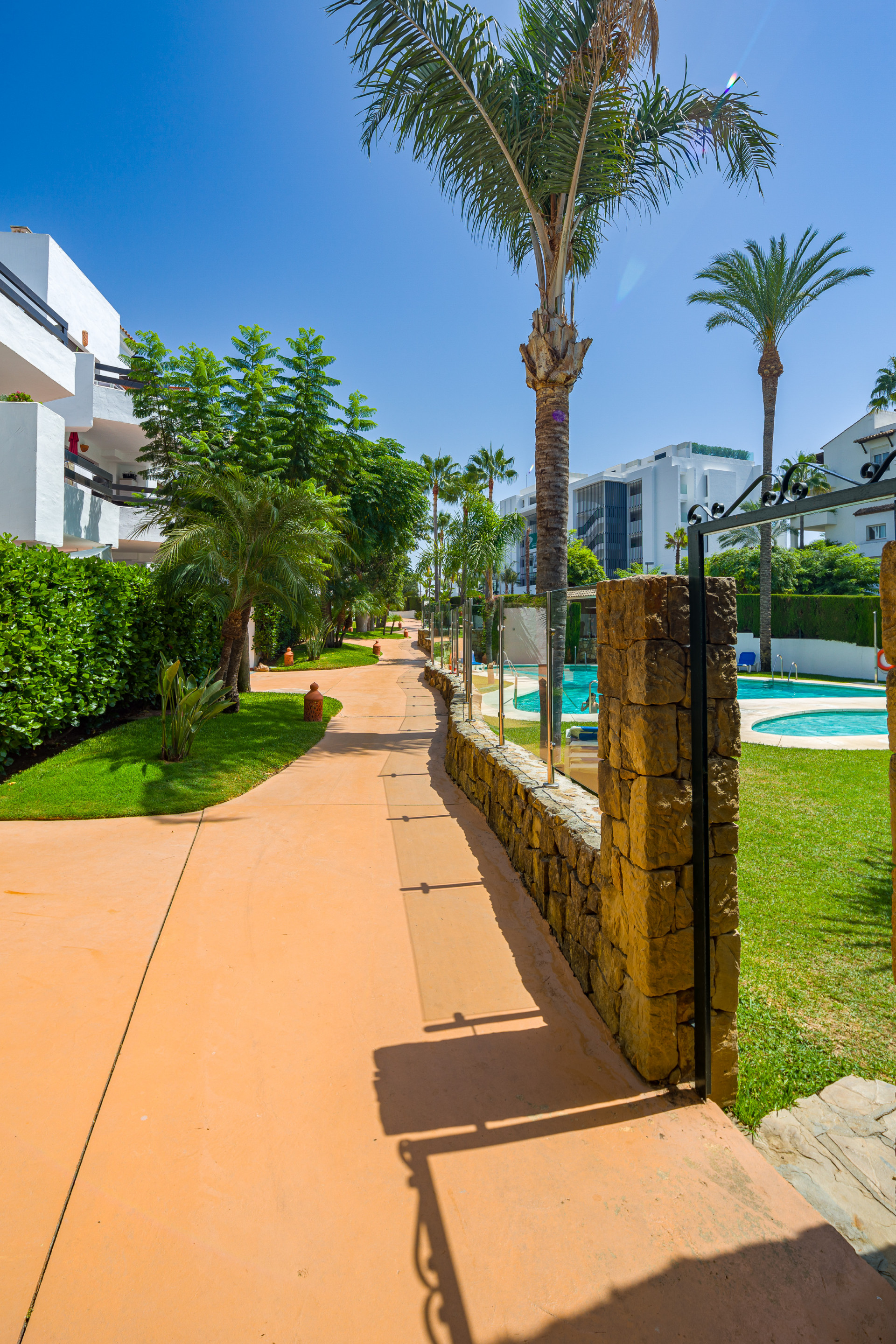 5 Bedroom Apartment in Estepona - Photo 37