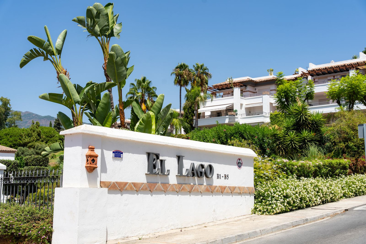 2 Bedroom Penthouse in Benahavís - Photo 47