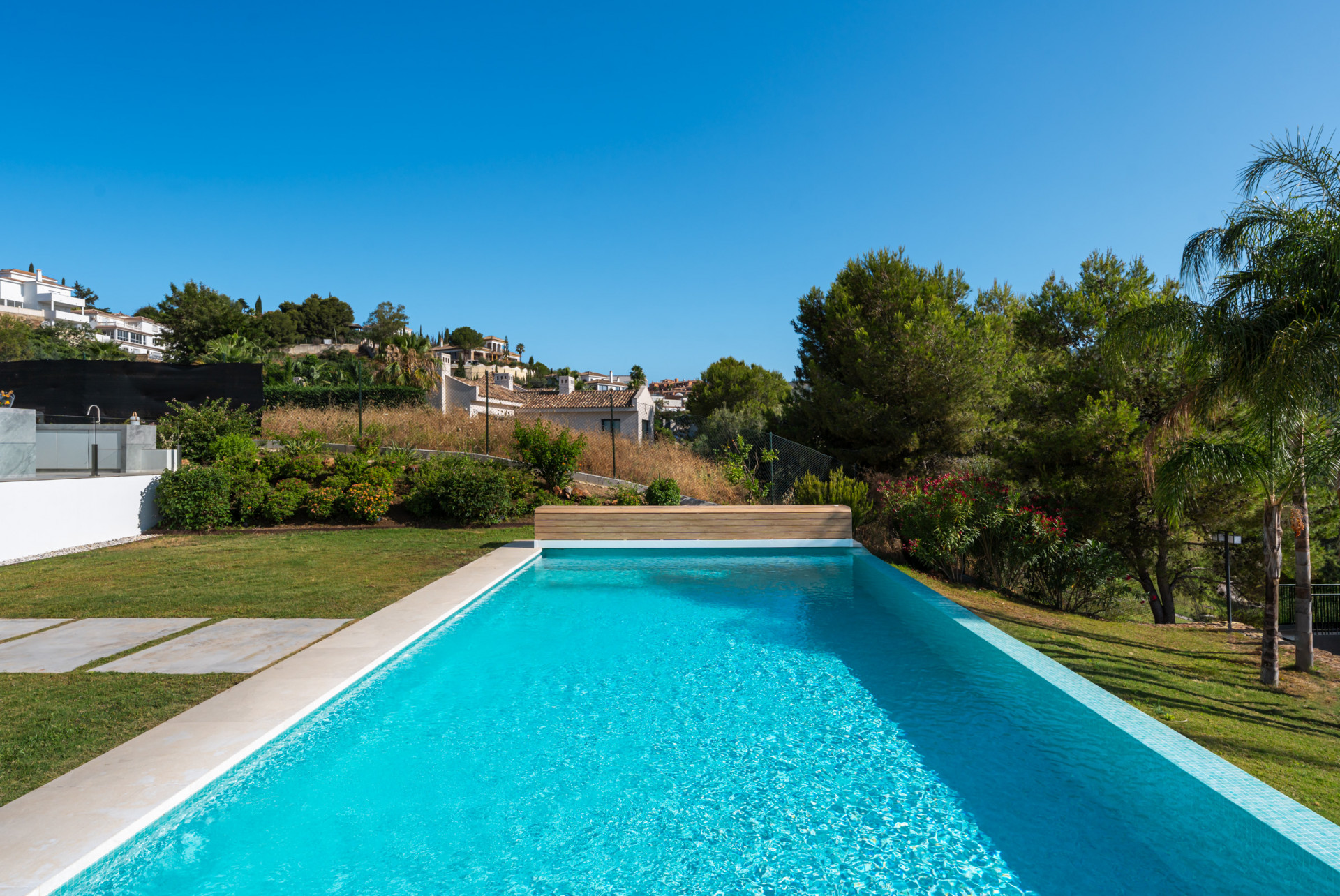5 Bedroom Villa in Marbella - Photo 8