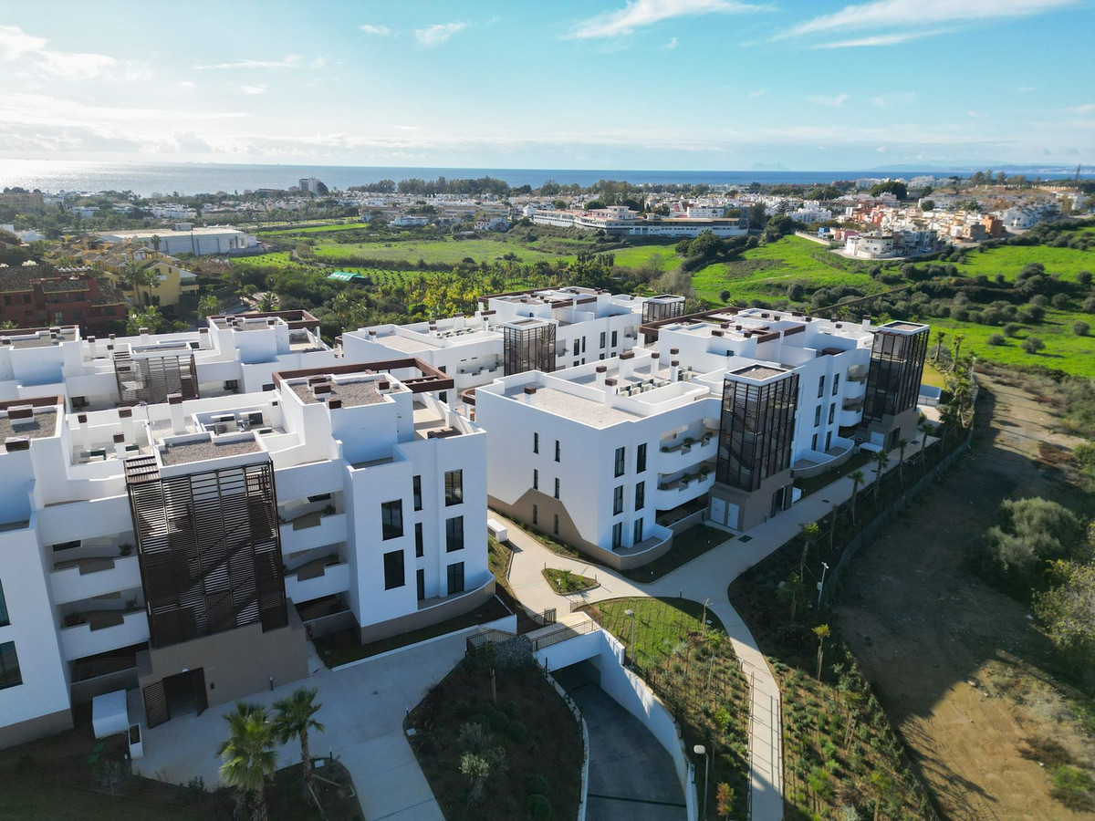 3 Bedroom Apartment in Estepona - Photo 15