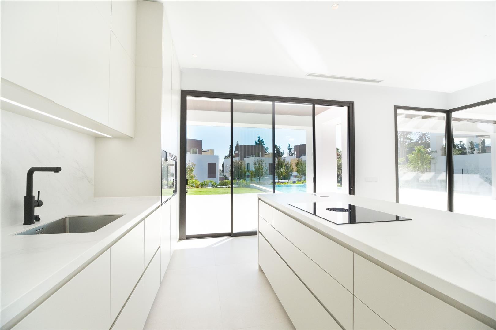 4 Bedroom Villa in Marbella - Foto 5