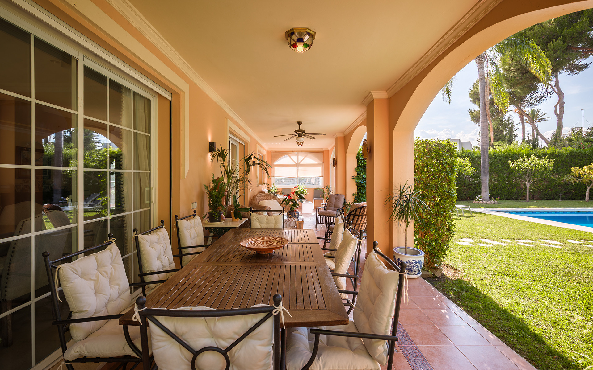 5 Bedroom Villa in Marbella - Photo 4
