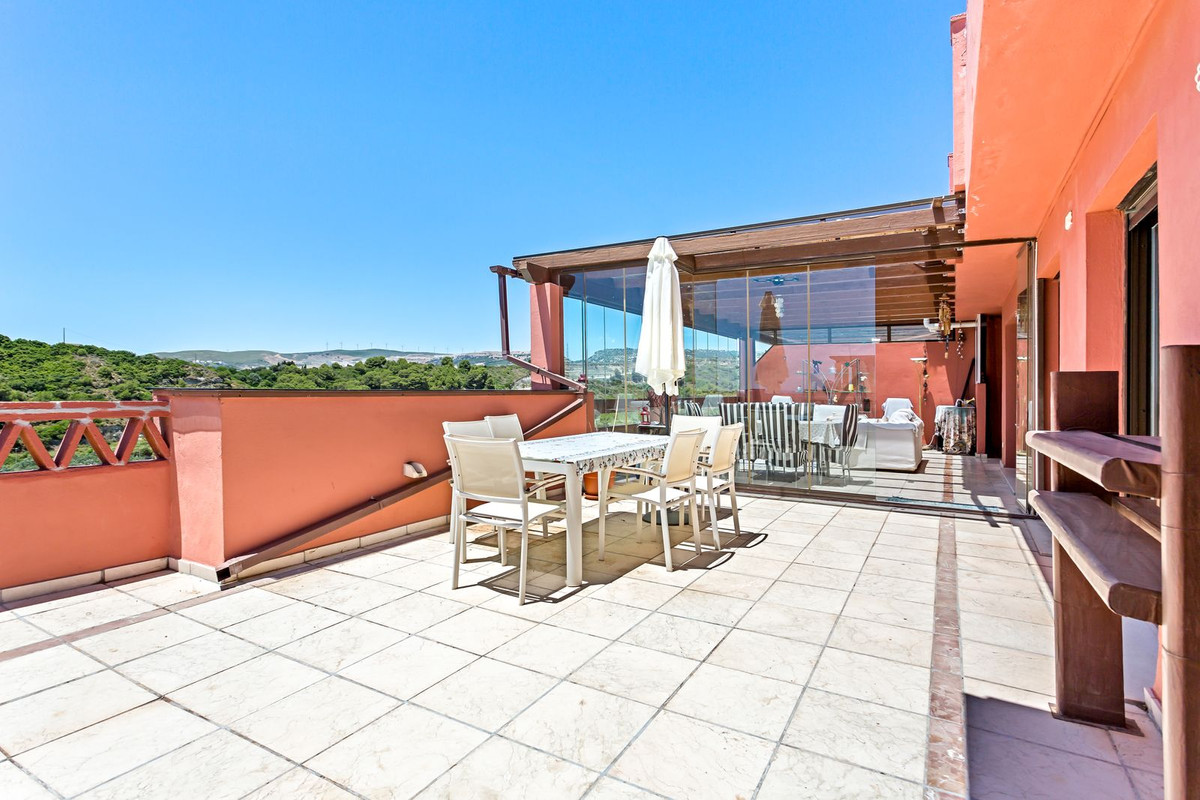 3 Bedroom Penthouse in Casares - Photo 6