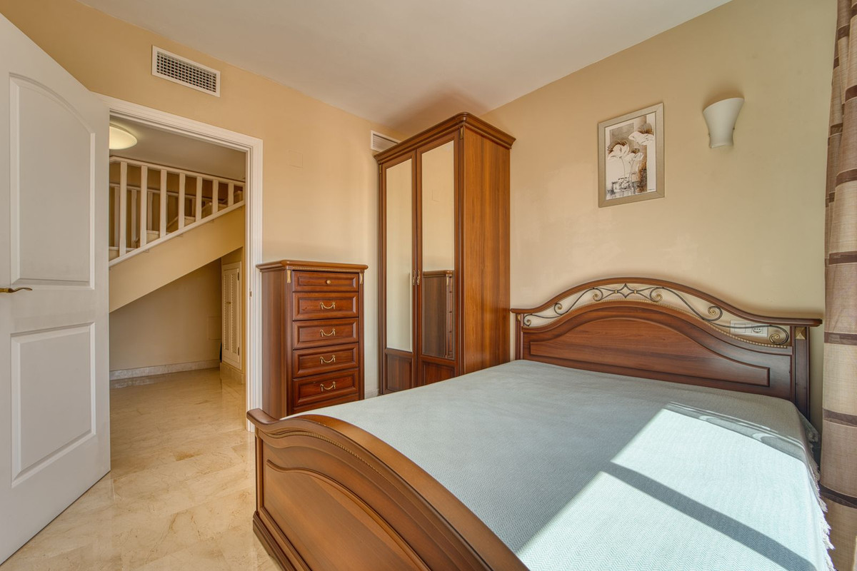Piso de 3 dormitorios con piscina en Málaga – Foto 13