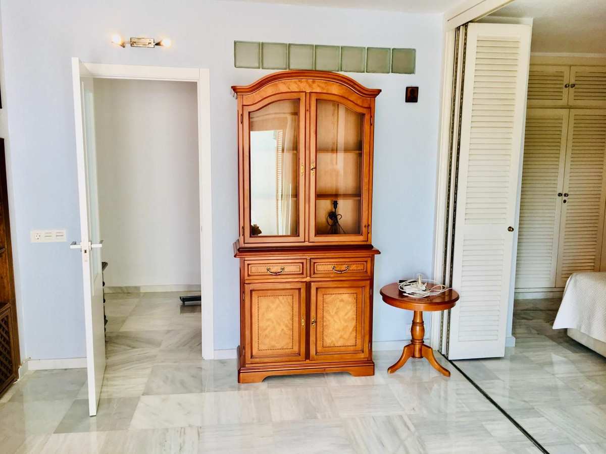 2 Bedroom Apartment in Marbella - Photo 4