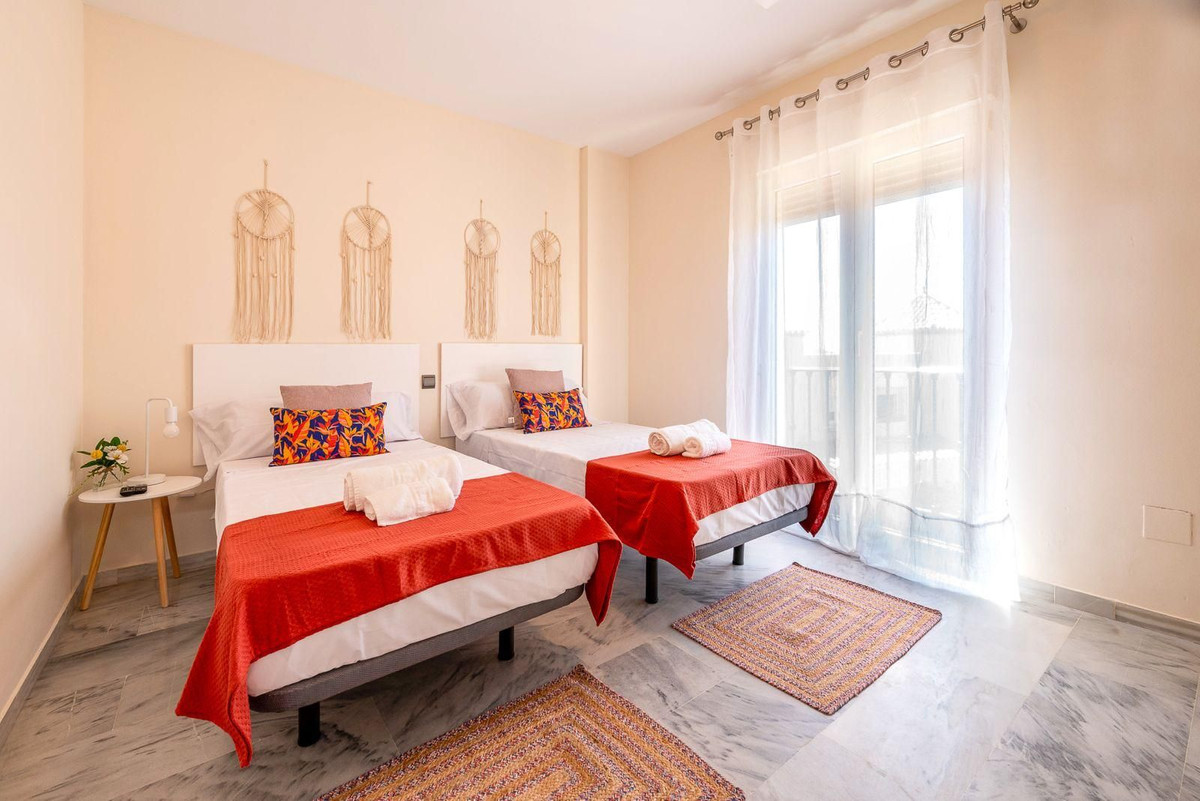 4 Bedroom Villa in Marbella - Photo 20