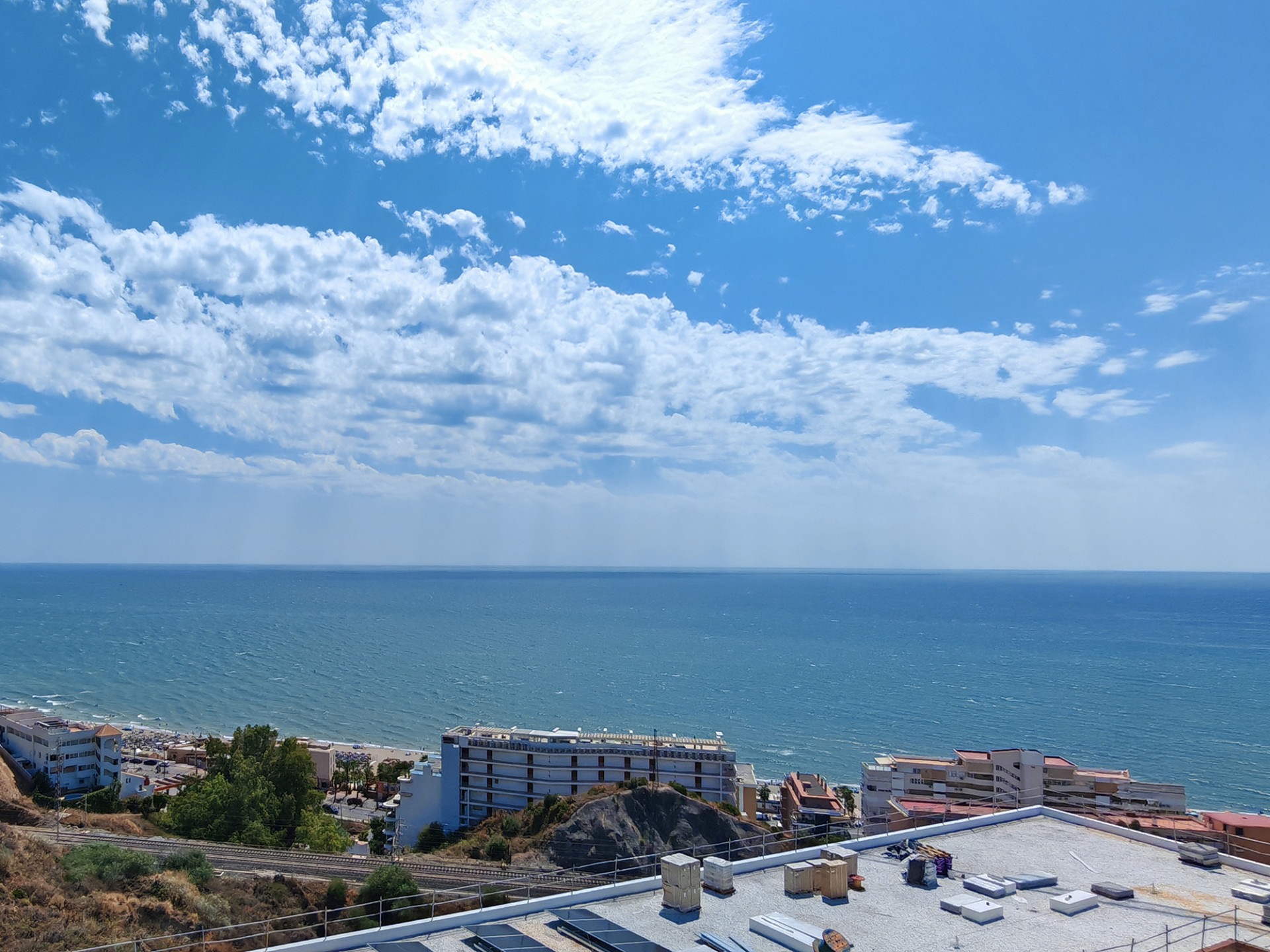 2 Bedroom Apartment in Benalmádena - Photo 4