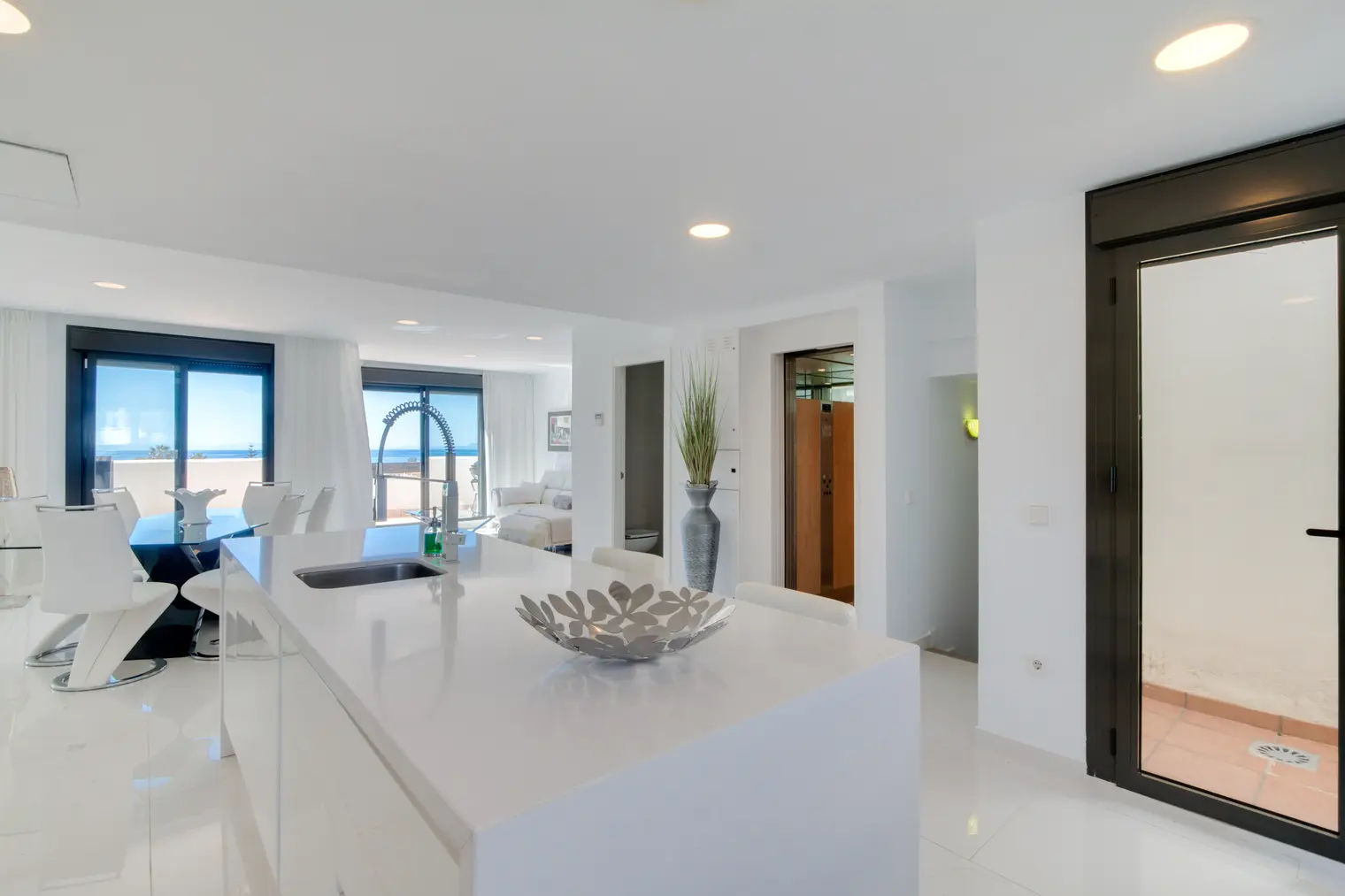 3 Bedroom Townhouse in Estepona - Photo 5