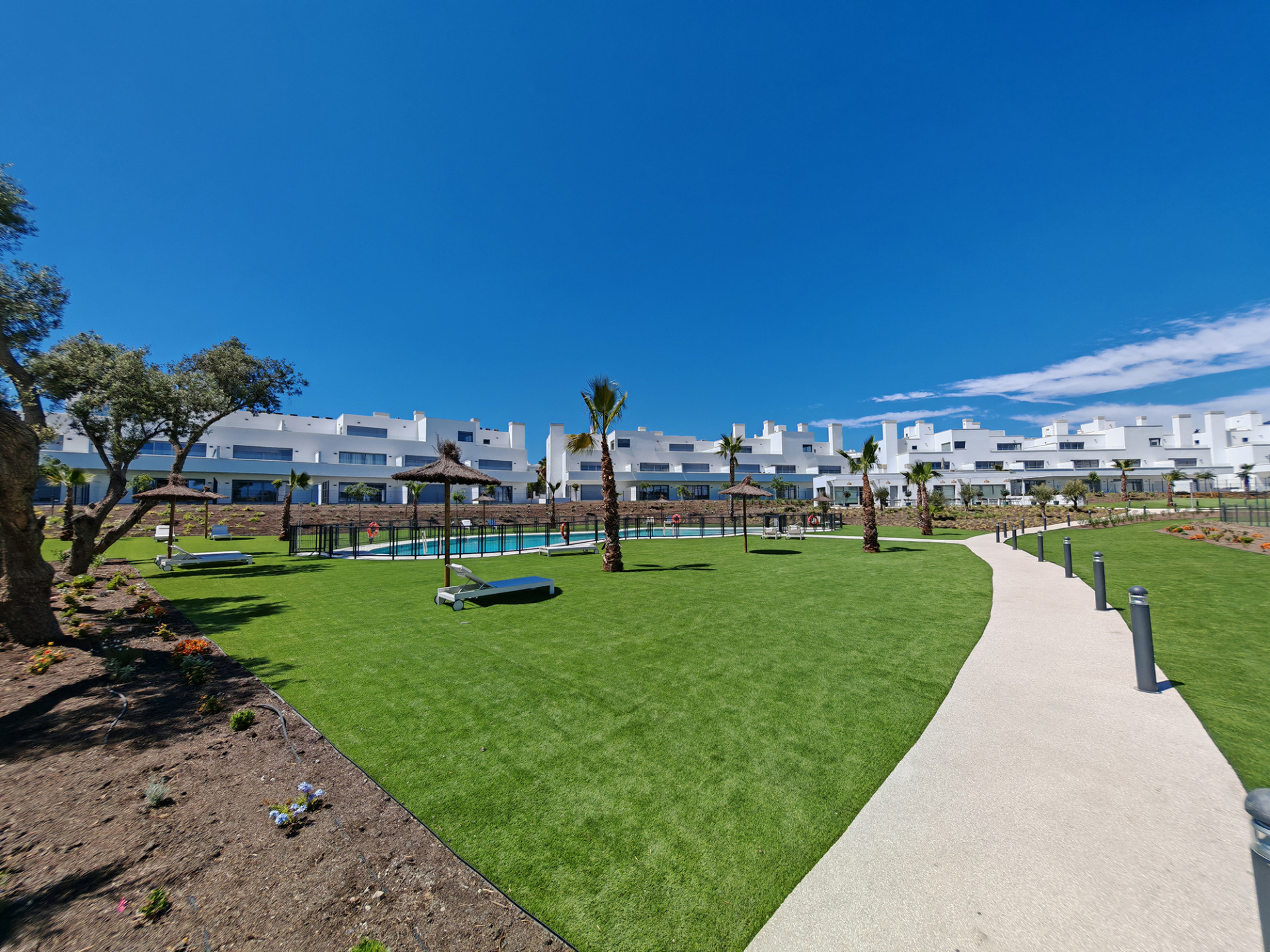 2 Bedroom Apartment in Estepona - Photo 18