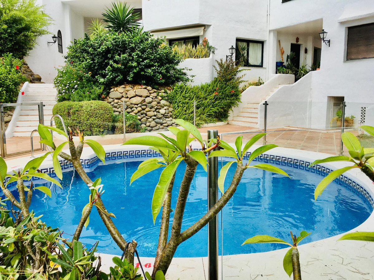 2 Bedroom Apartment in Marbella - Photo 19