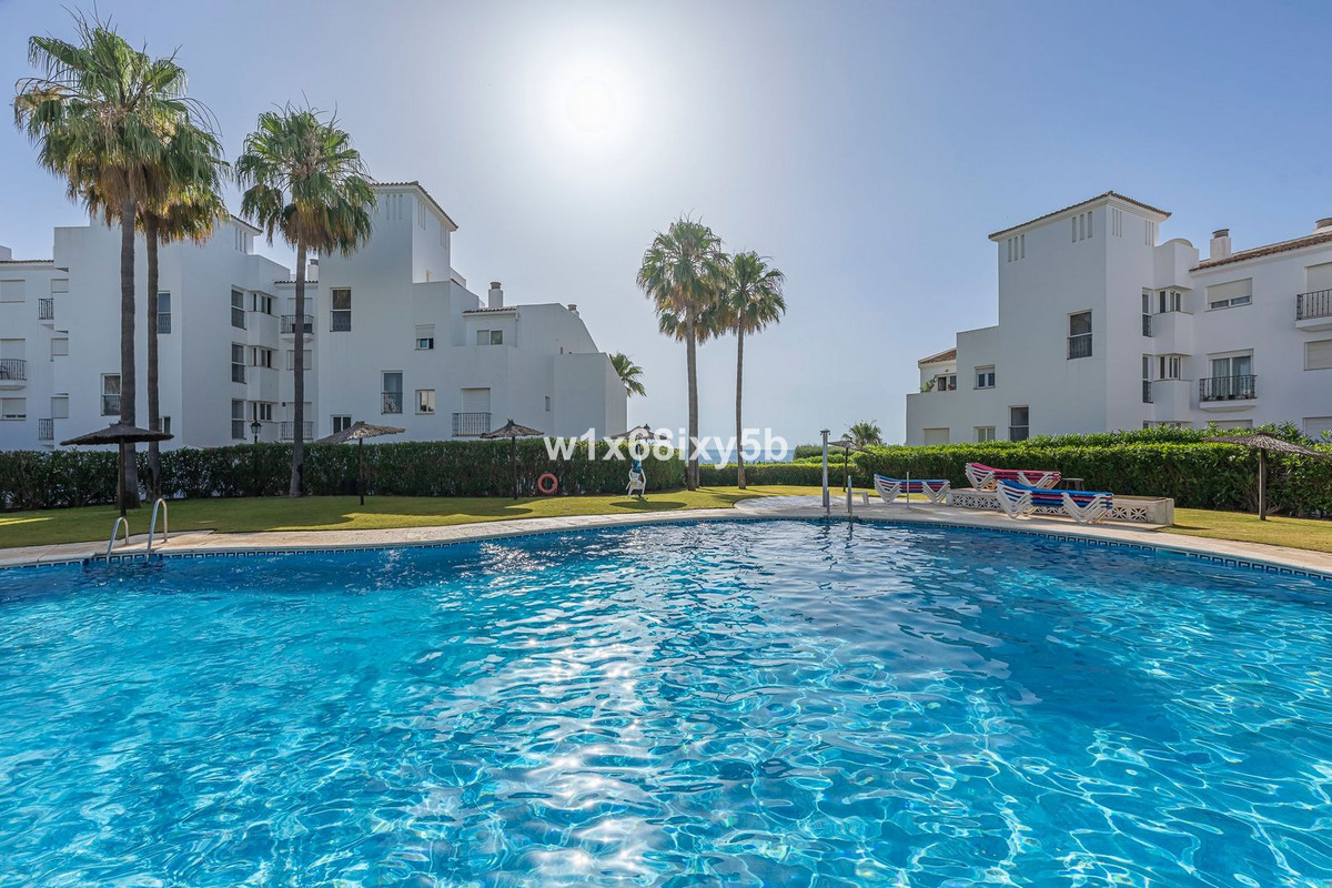 2 Bedroom Apartment in Manilva - Foto 2