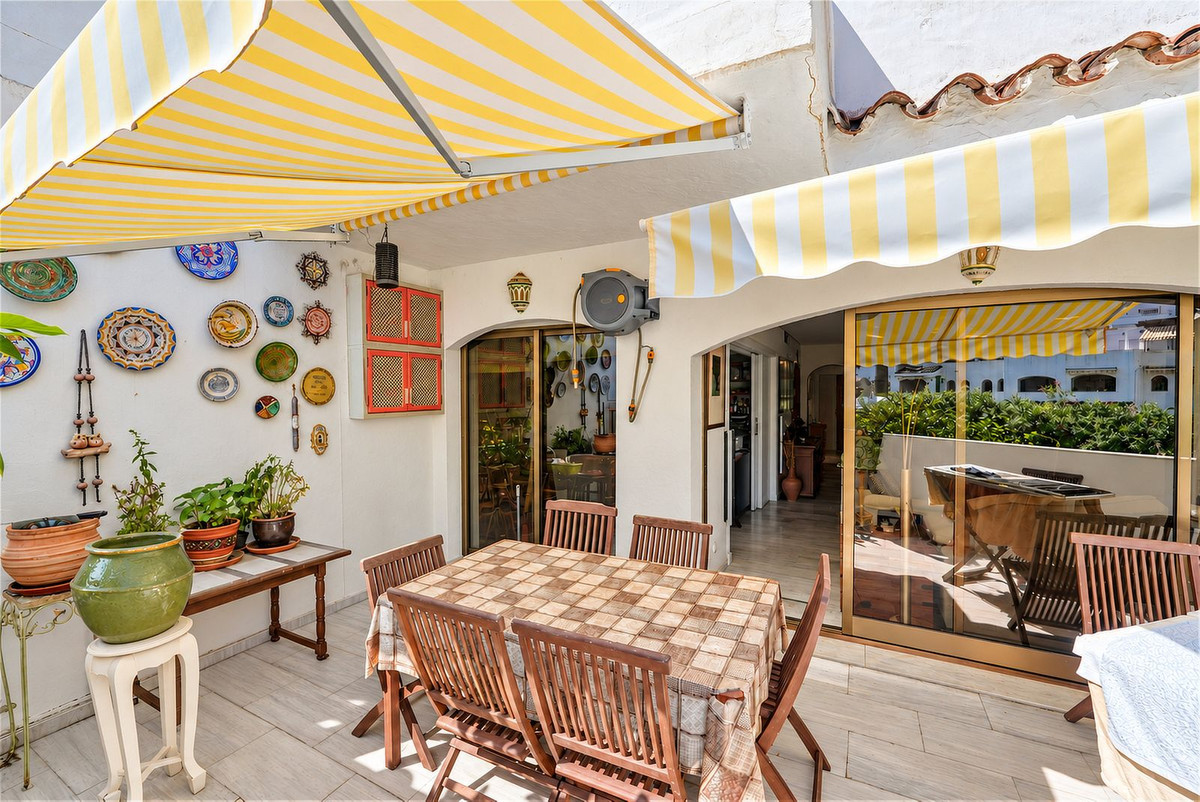 3 Bedroom Apartment in Marbella - Photo 4