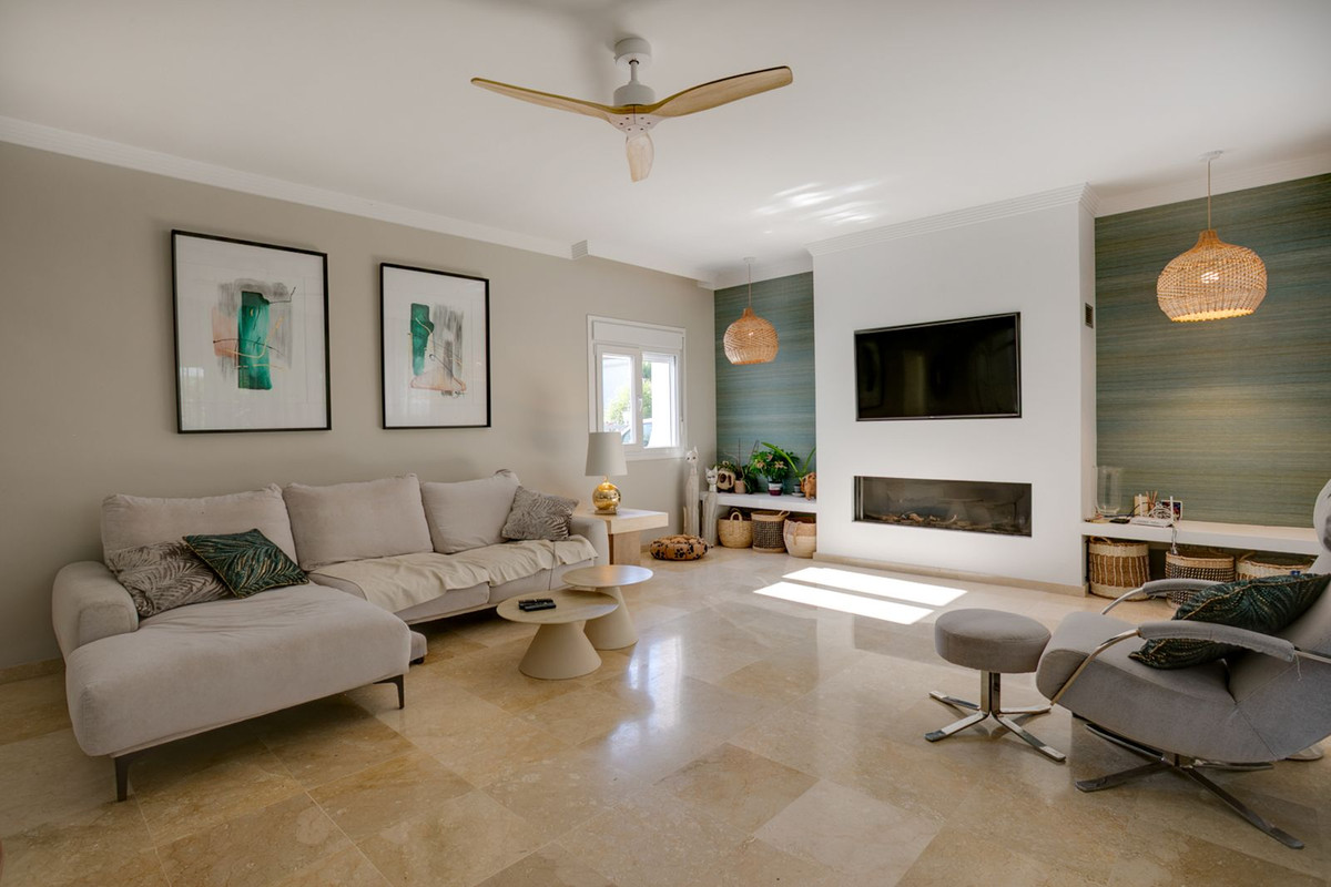 3 Bedroom Villa in Estepona - Foto 3