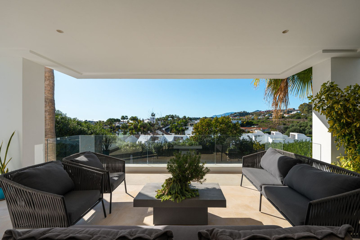 6 Bedroom Villa in Marbella - Photo 11