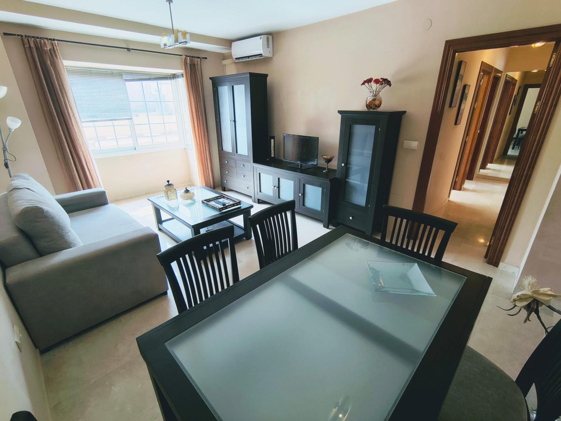2 Bedroom Apartment in Fuengirola - Photo 9