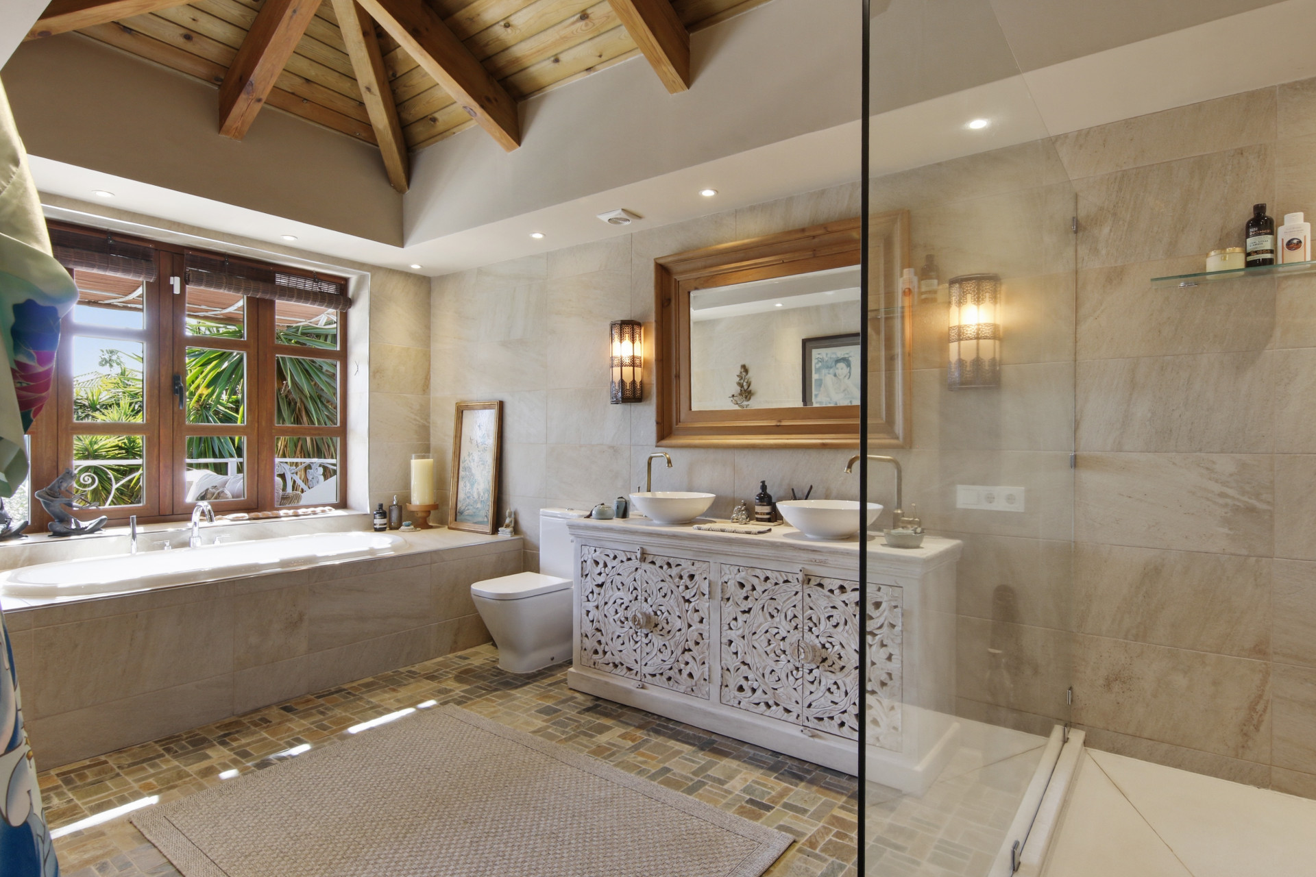 4 Bedroom Villa in Marbella - Photo 12