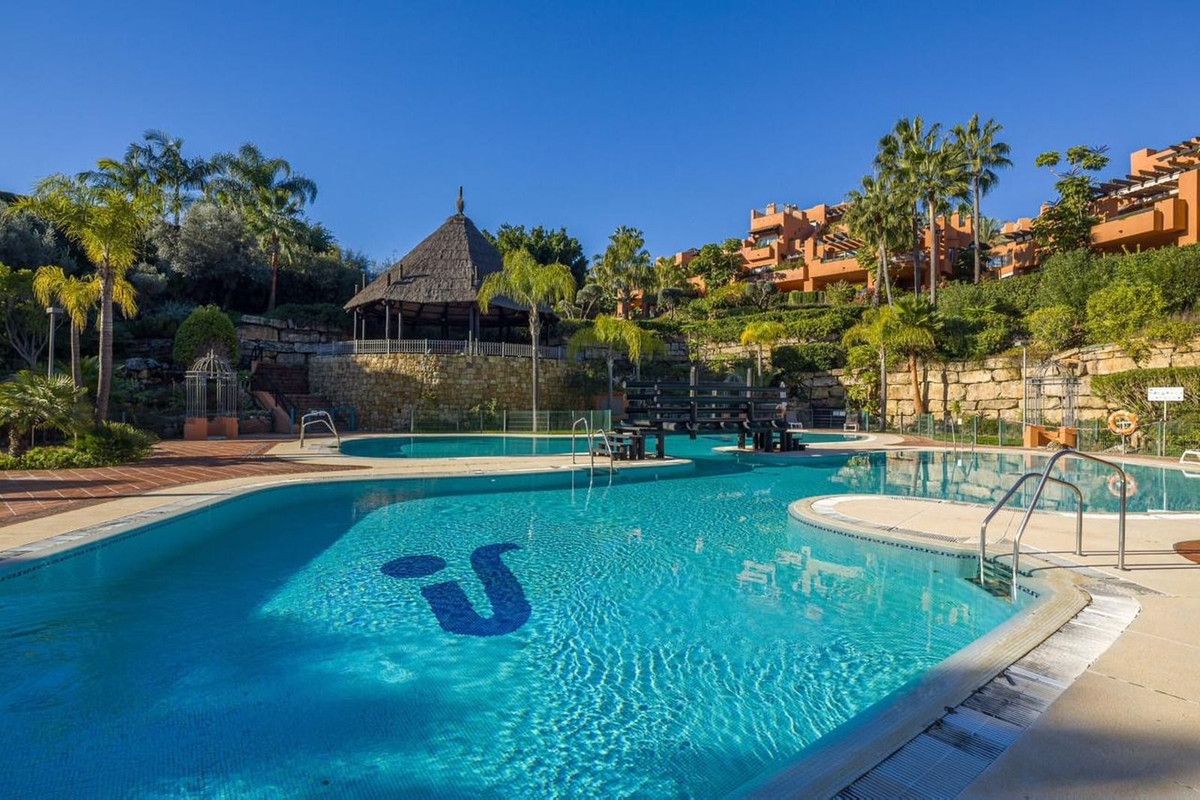 4 Bedroom Apartment in Marbella - Photo 22