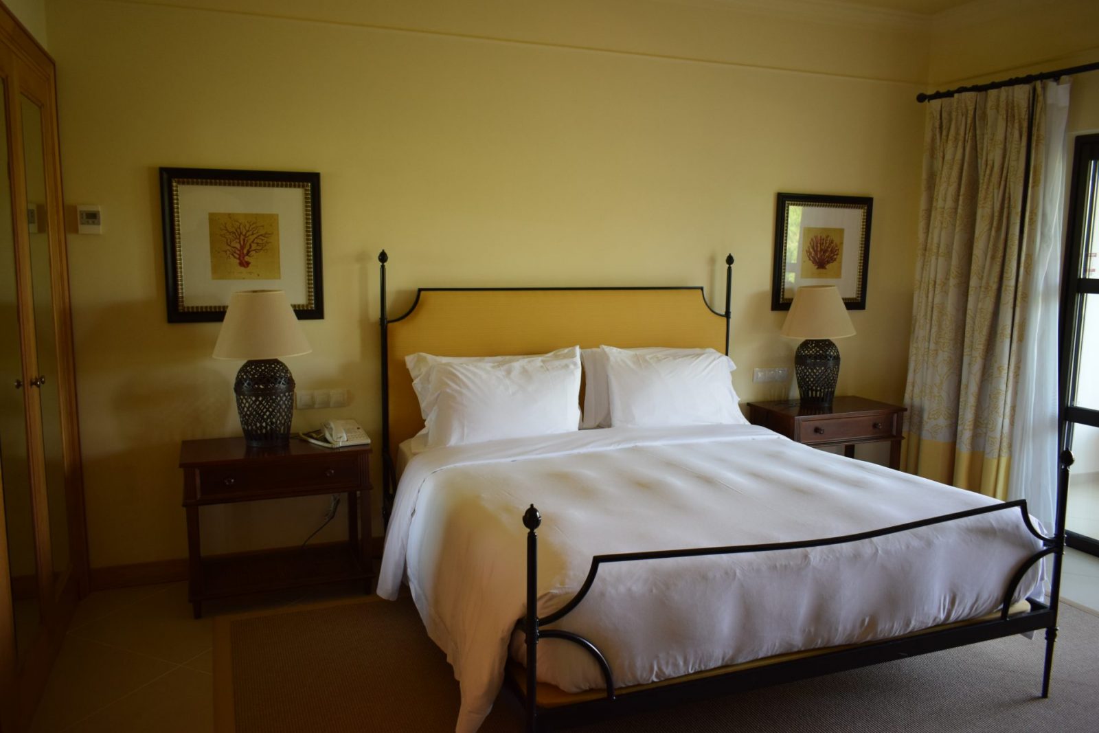 2-bedroom apartment with pool in Spain – Photo 25