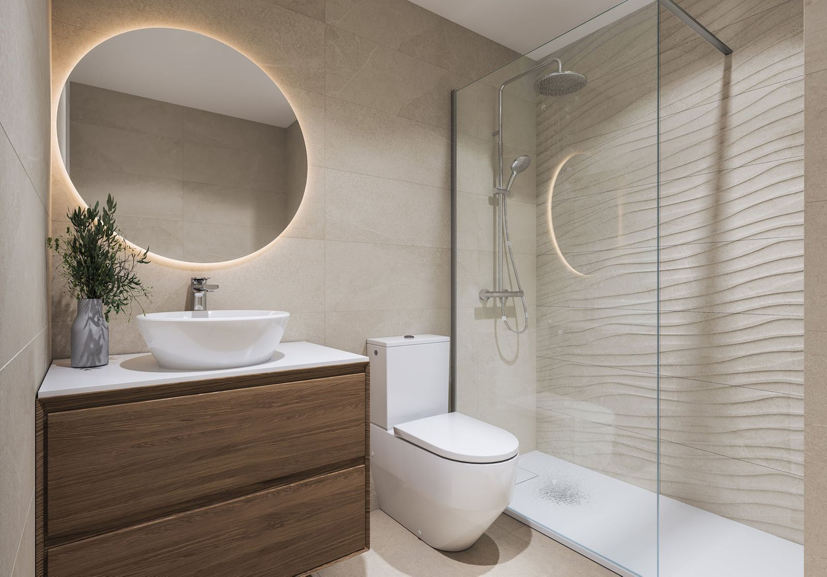 2 Bedroom Apartment in Estepona - Photo 8