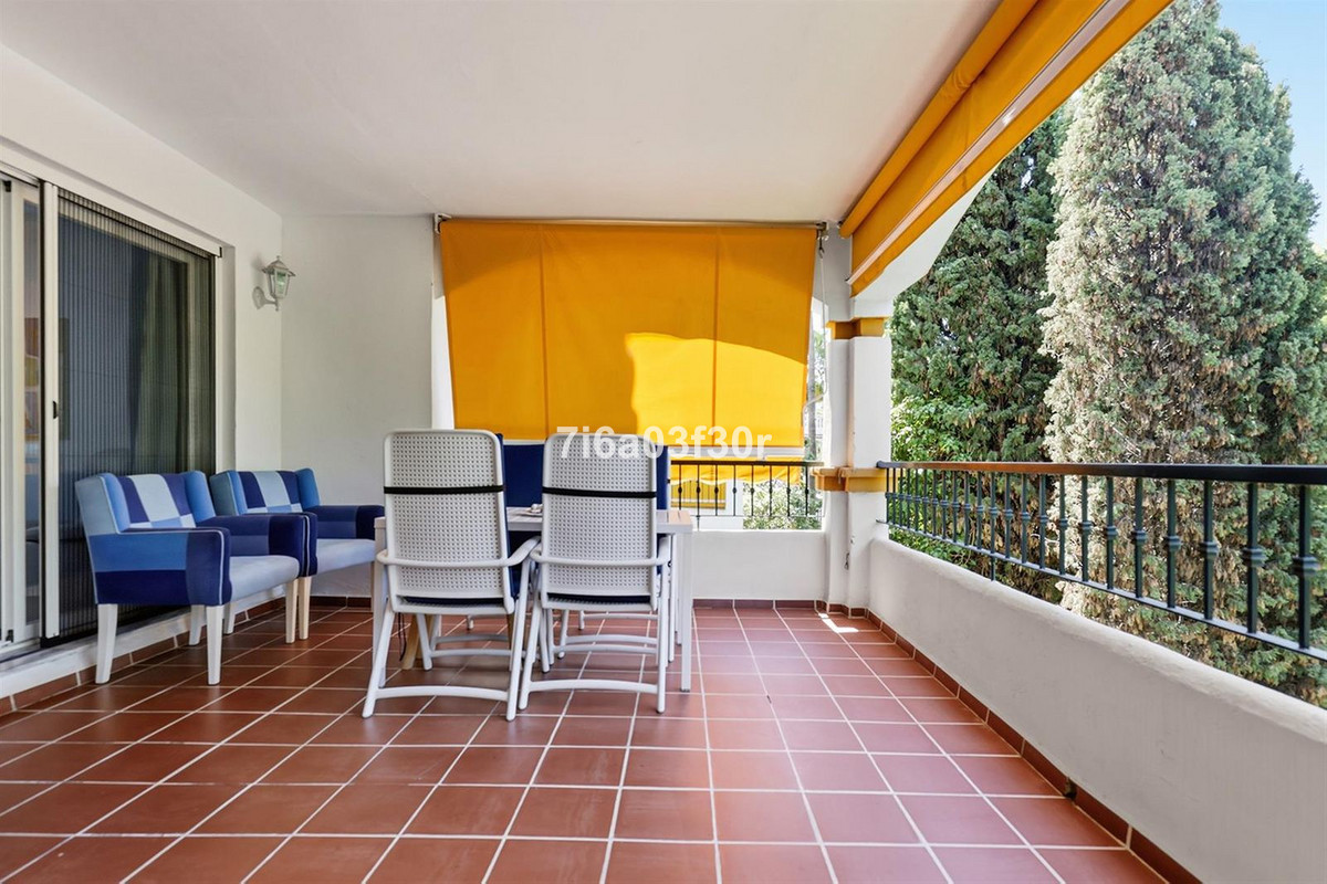 2 Bedroom Apartment in Marbella - Photo 23