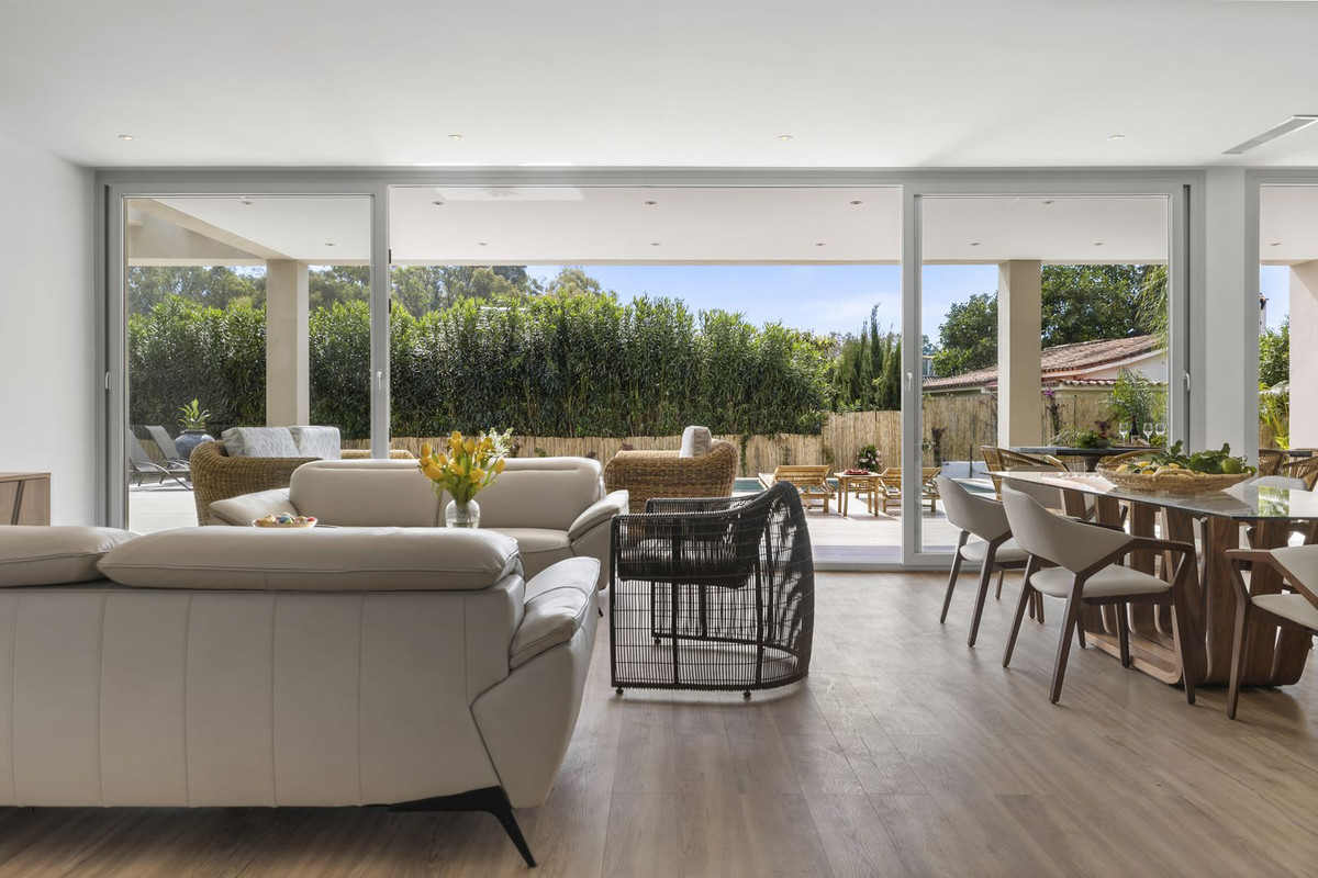 5 Bedroom Villa in San Pedro de Alcántara - Photo 9
