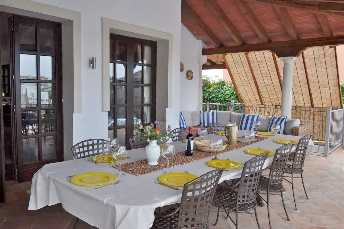 6 Bedroom Villa in San Pedro de Alcántara - Photo 14