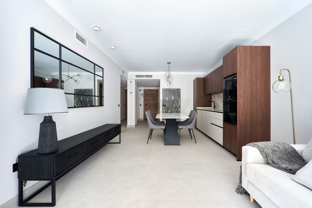 3 Bedroom Apartment in San Pedro de Alcántara - Photo 5