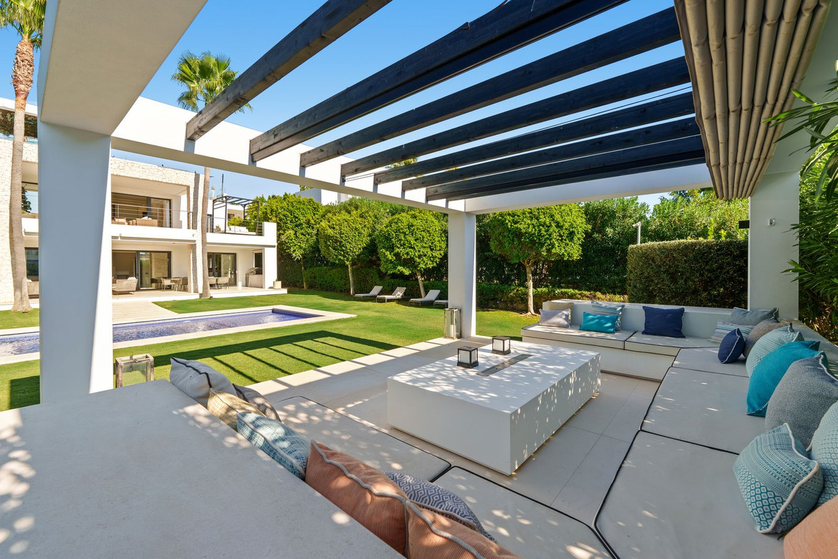 6 Bedroom Villa in Marbella - Photo 19