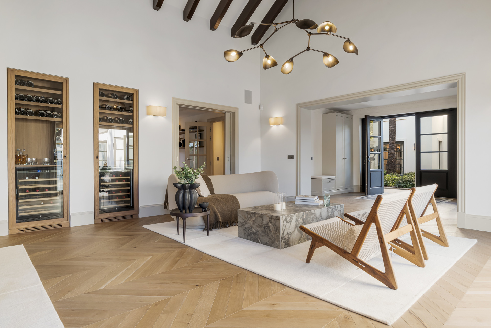 5 Bedroom Villa in Marbella - Photo 3