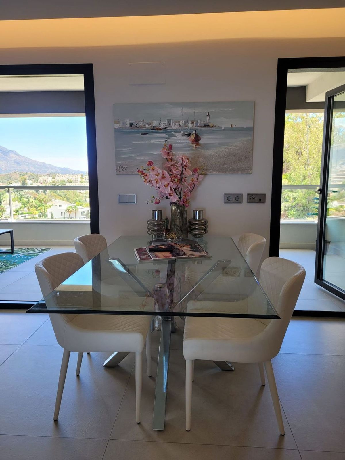 3 Bedroom Apartment in Benahavís - Photo 9