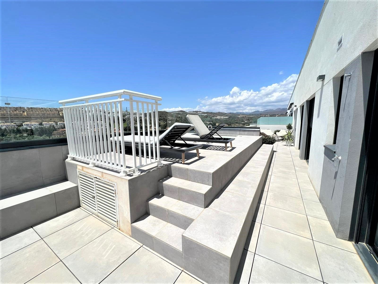 4 Bedroom Penthouse in Mijas - Photo 19