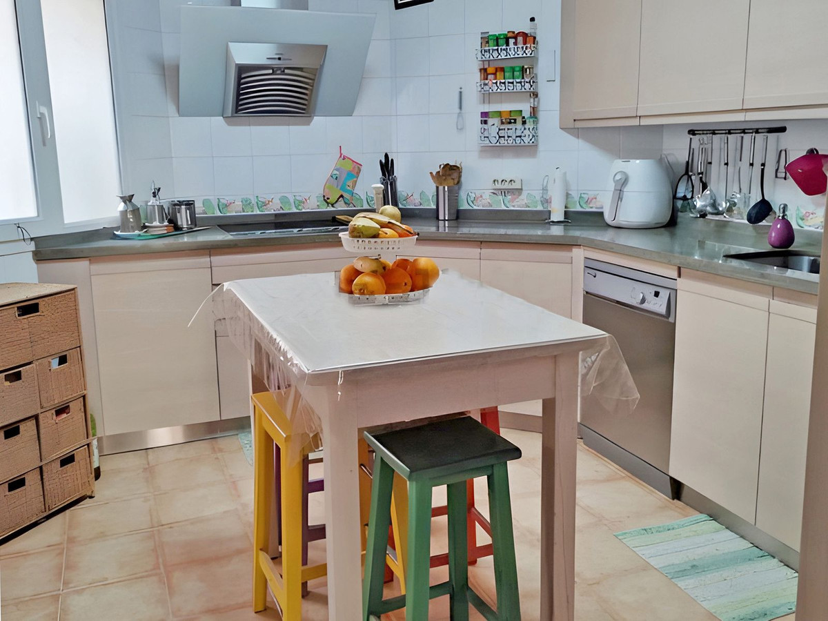 3 Bedroom Apartment in San Pedro de Alcántara - Photo 7