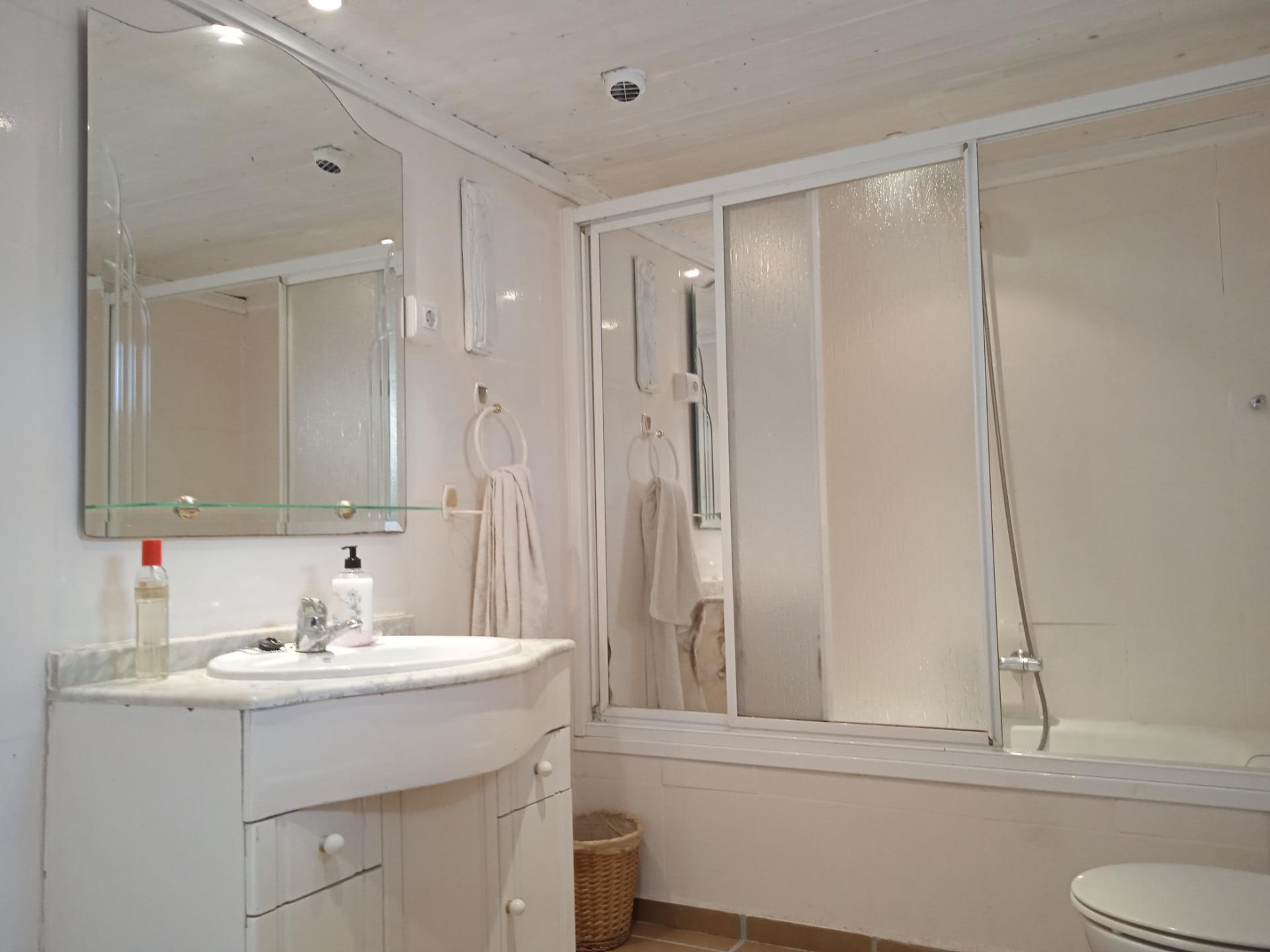 Chalet de 5 dormitorios con piscina en Granada – Foto 6