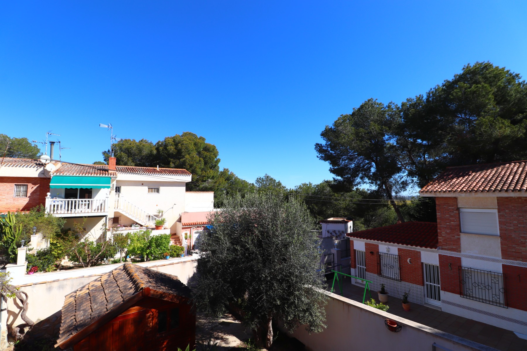 Piso de 3 dormitorios en Alicante – Foto 2