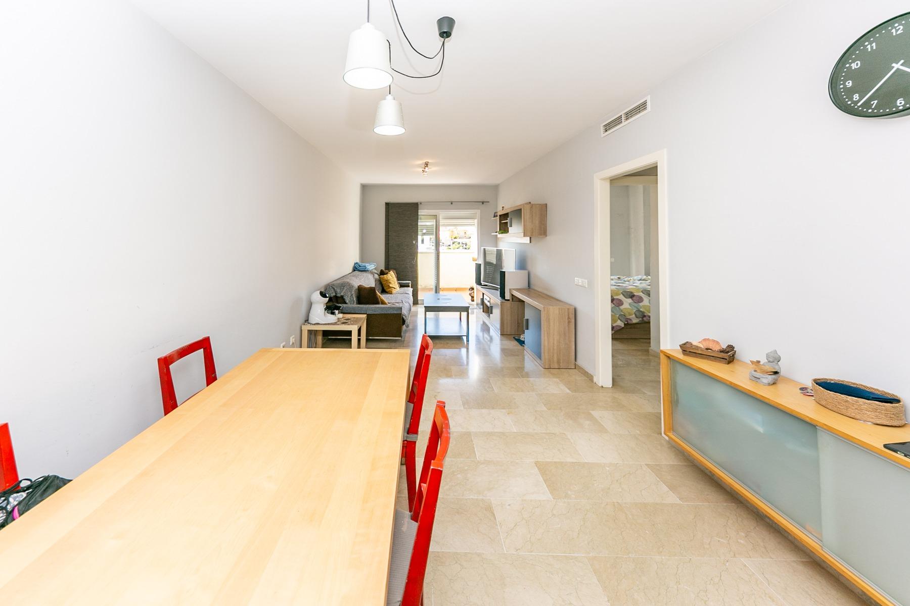 2 Bedroom Townhouse in Benalmádena - Photo 11