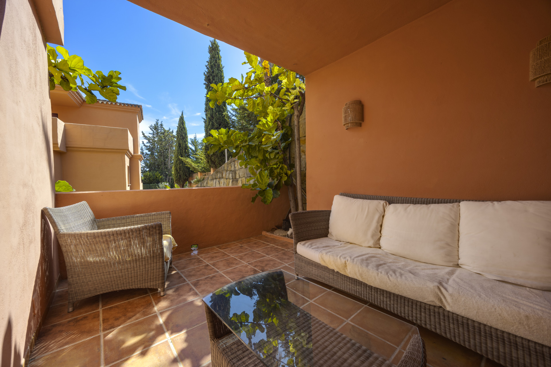 2 Bedroom Apartment in Benahavís - Foto 3