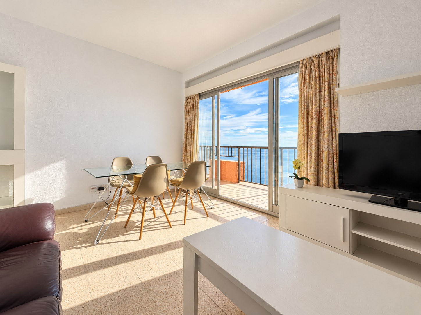 2 Bedroom Apartment in Fuengirola - Photo 8