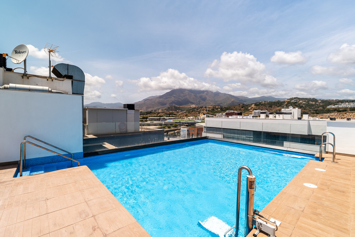 3 Bedroom Apartment in Estepona - Photo 4