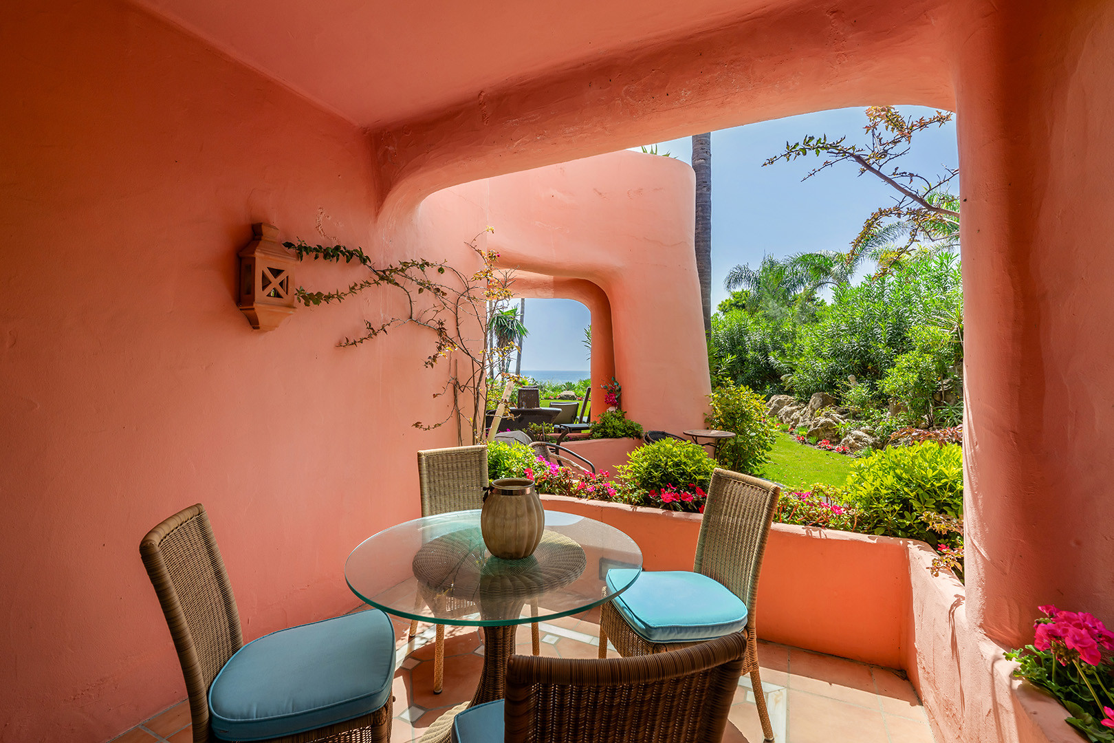 3 Bedroom Apartment in Estepona - Photo 16