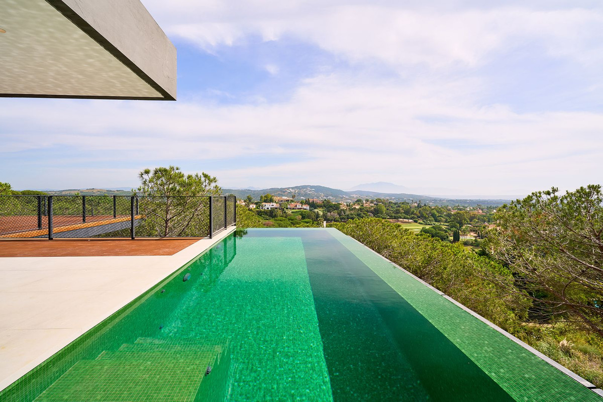 5 Bedroom Villa in Sotogrande - Photo 4