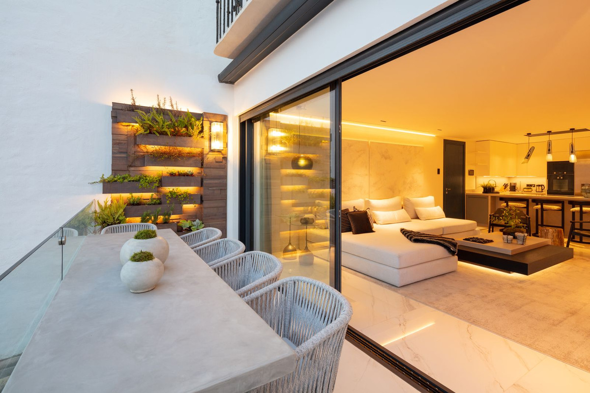 3 Bedroom Apartment in Marbella - Photo 3