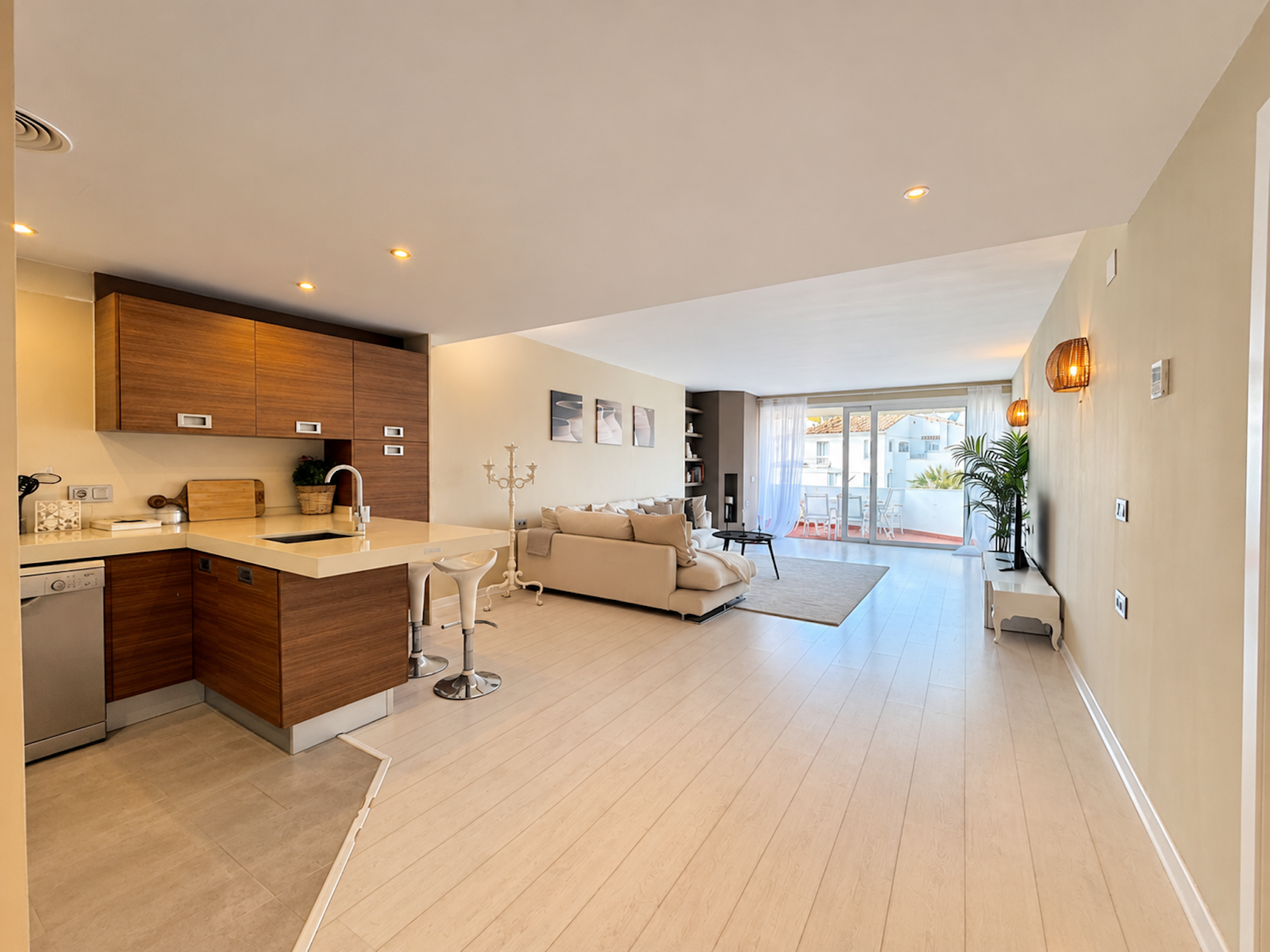 3 Bedroom Apartment in Marbella - Photo 5