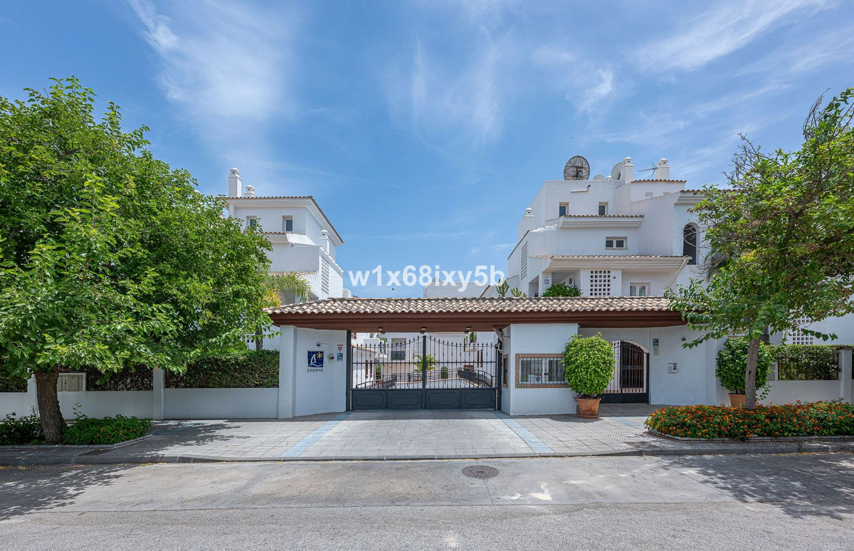 3 Bedroom Apartment in San Pedro de Alcántara - Photo 4