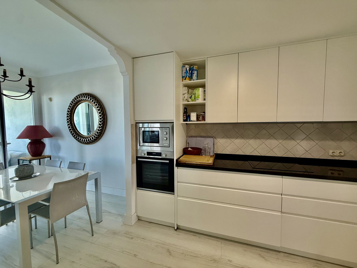 3 Bedroom Penthouse in Casares - Photo 7
