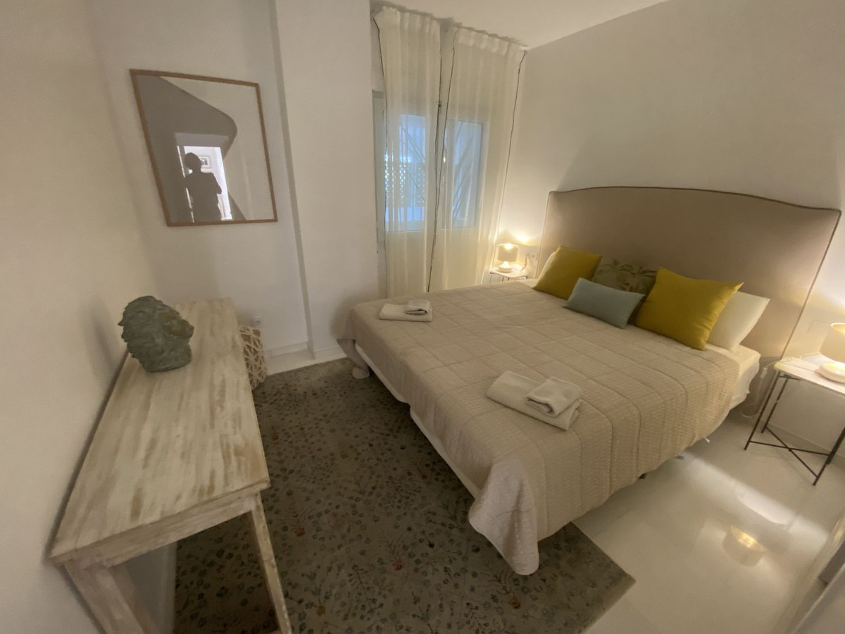 3 Bedroom Apartment in Marbella - Photo 12