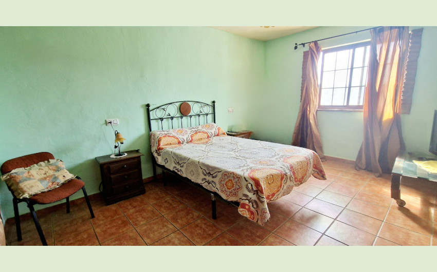 5 Bedroom Townhouse in Jimena de la Frontera - Photo 4