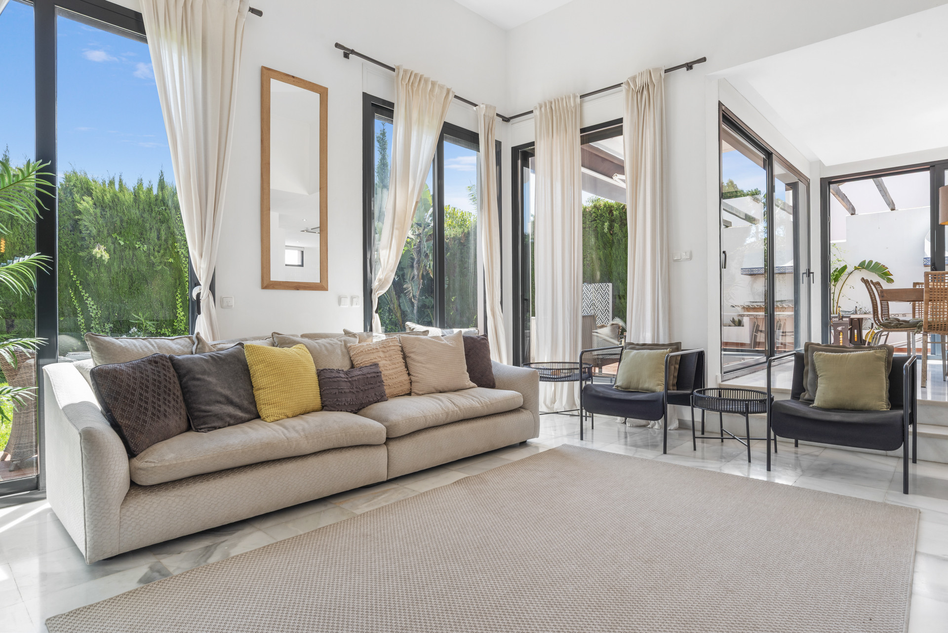 6 Bedroom Villa in Marbella - Photo 12