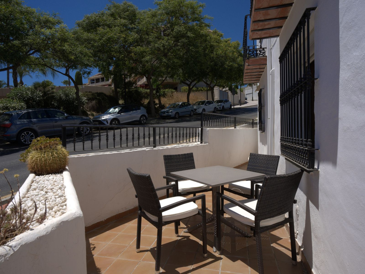 5 Bedroom Villa in Fuengirola - Photo 3