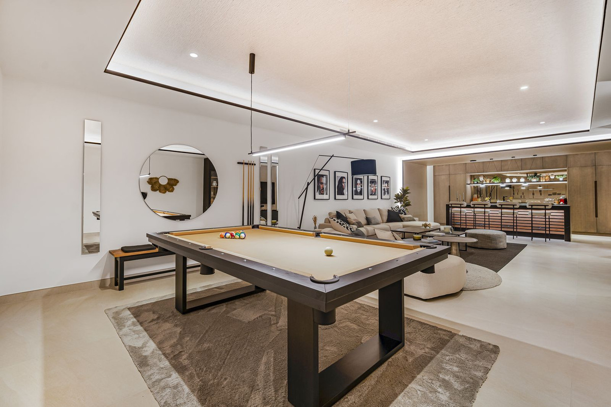 6 Bedroom Villa in Marbella - Photo 69